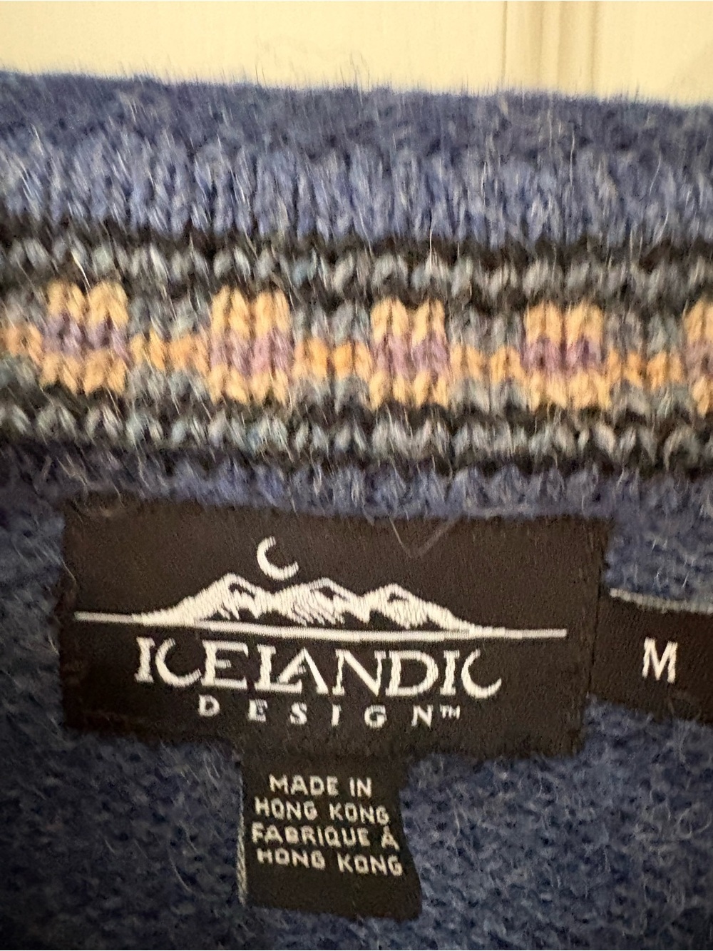 Icelandic Design | Wool pullover. Sunflower landscape knit. Charming. Medium - Picture 5 of 9